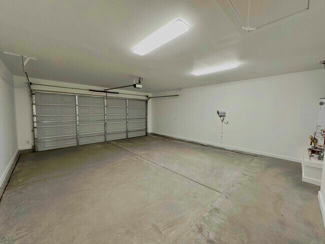 Building Photo - 4912 Jarvis St