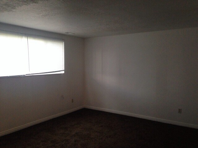 Building Photo - 1756 N 425 E