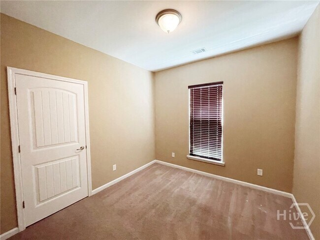 Building Photo - 216 Carlisle Way