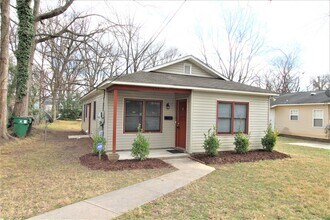 Building Photo - Move-In Ready Ranch Minutes from Plaza Midwood, NoDa & Uptown