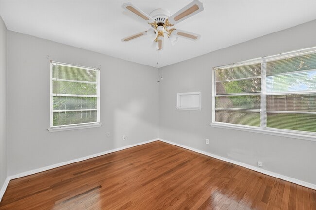 Building Photo - 3438 5th St