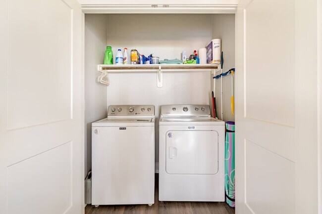 Building Photo - 804 1/2 Johnson Crawford Cir