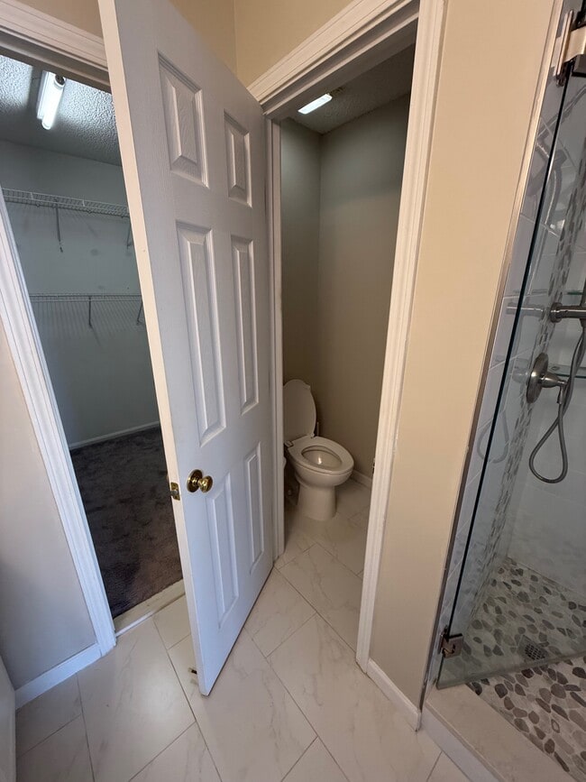 Building Photo - 13 Regency Rd