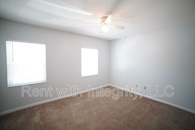 Building Photo - 2325 W Pensacola St