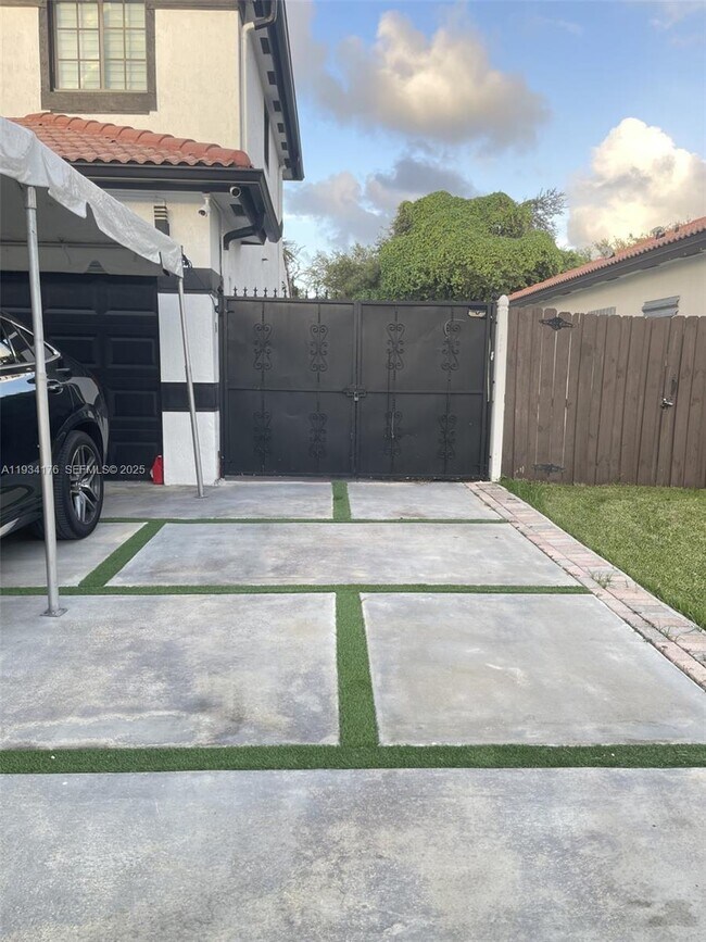 Building Photo - 22641 SW 109th Ave Ct