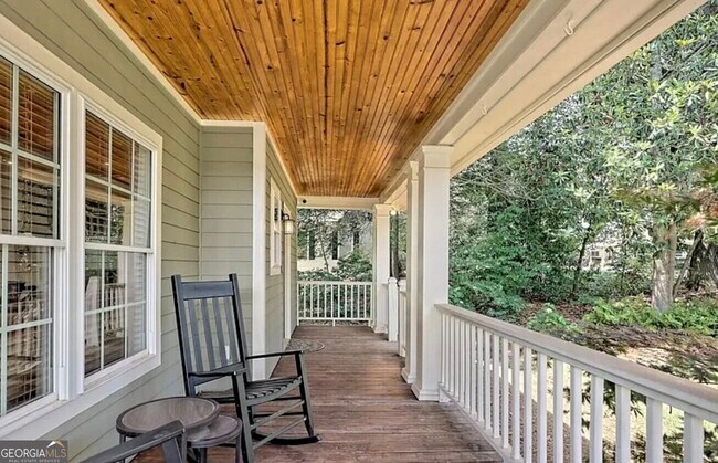 Building Photo - 643 Washington St