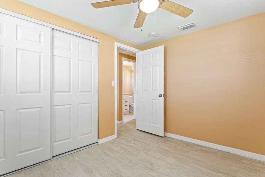 Building Photo - 2139 Ranchita Trl