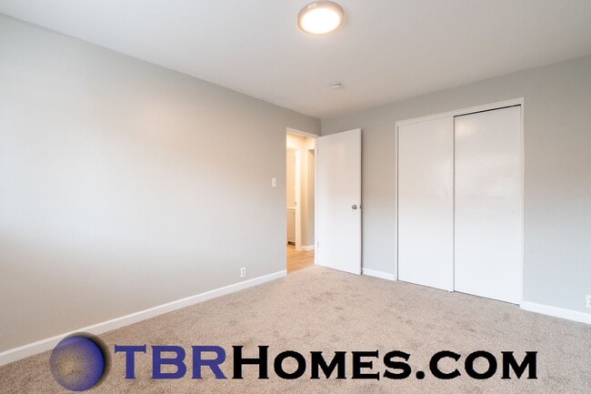 Building Photo - 8630 W 63rd Pl