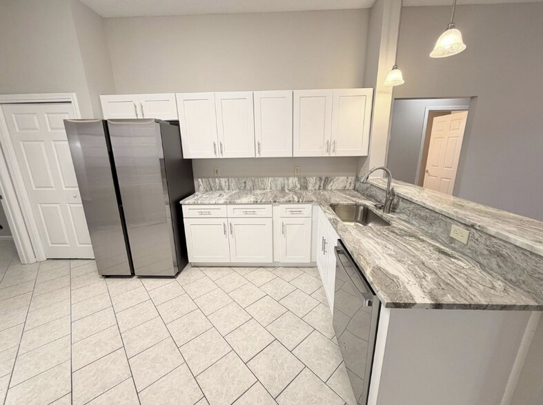 Building Photo - 1930 Hollington Dr