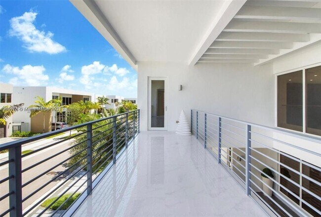 Building Photo - 10242 NW 75th Terrace