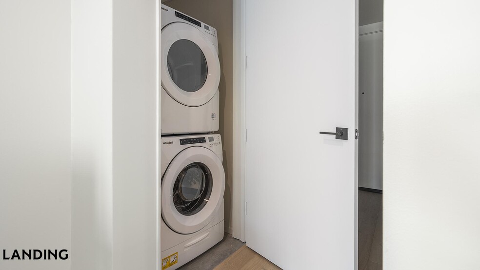 Building Photo - 143 E Commerce St