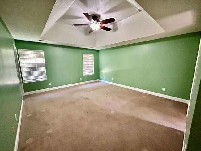 Building Photo - Large 4 Bed, 2.5 bath in Lexington!