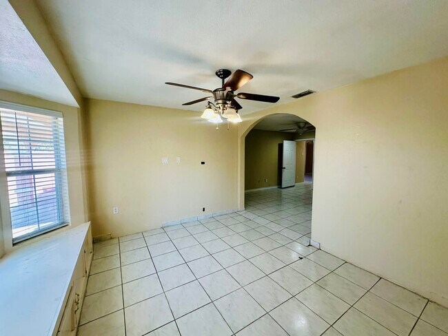 Building Photo - 3023 Potomac Loop