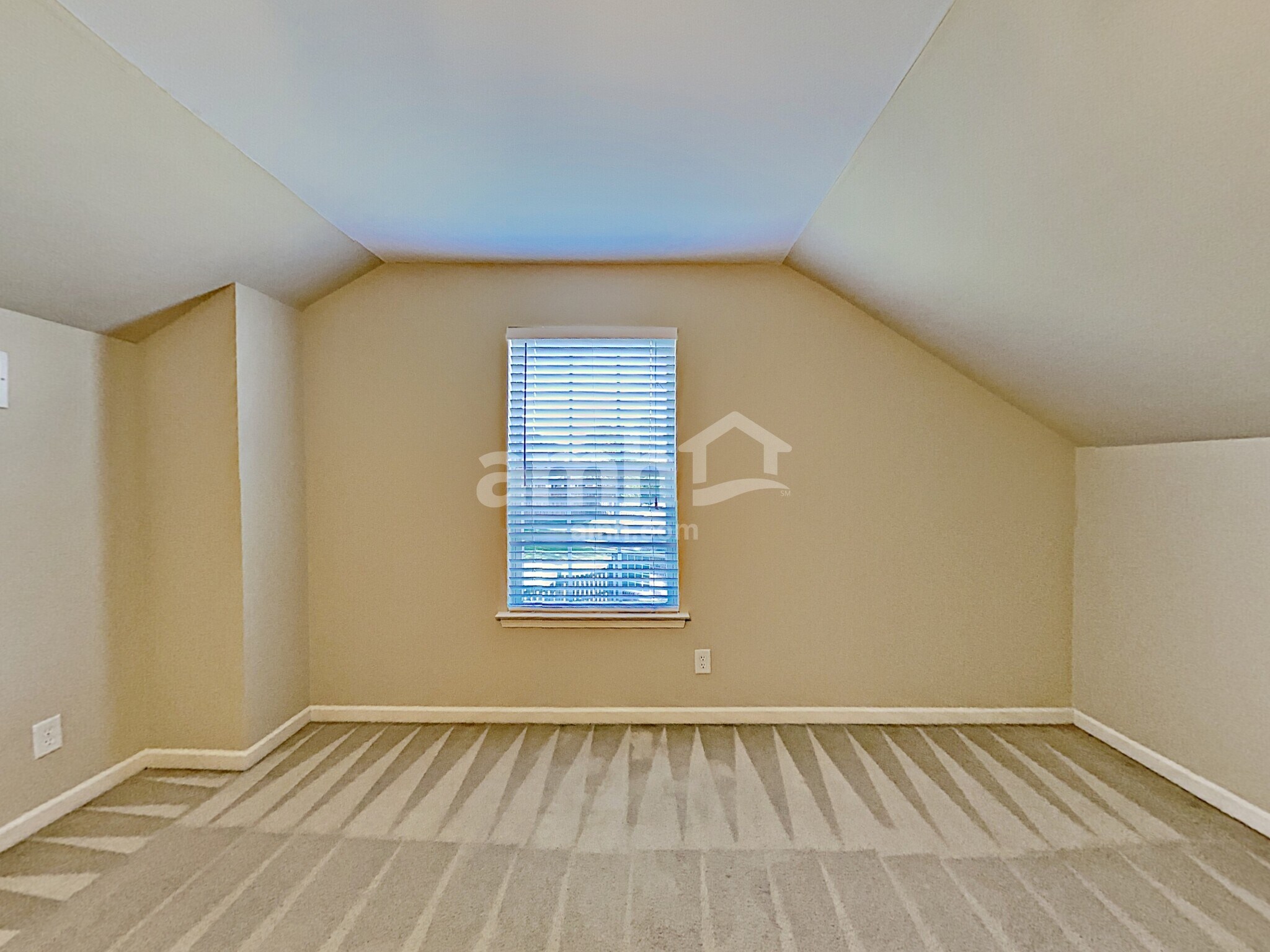 Building Photo - 1442 Saddle Brk