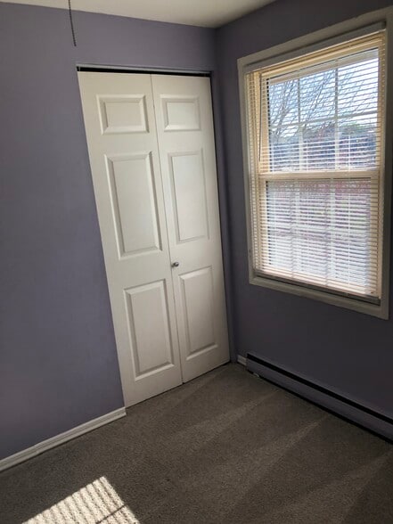 Bedroom - 4909 Mount Vernon Dr