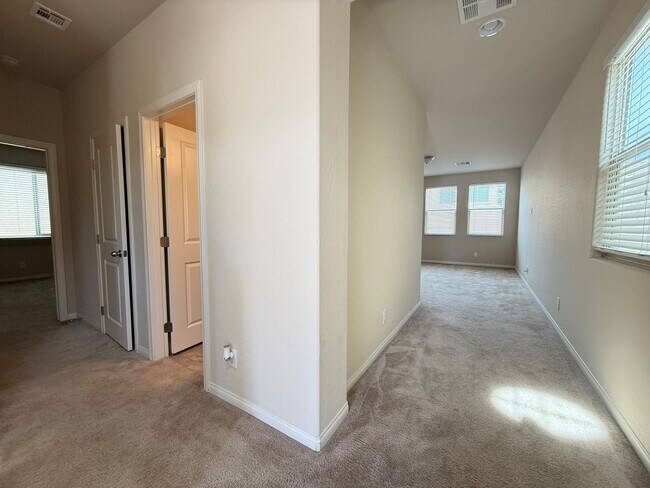 Building Photo - 8974 Don Valley Ave