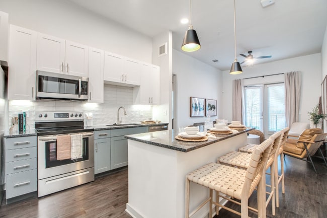 Building Photo - 16220 Phoebe Rd