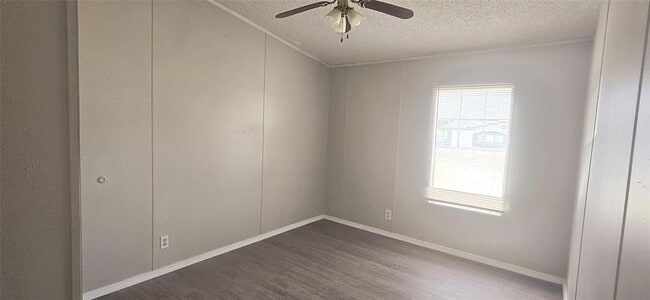 Building Photo - 16886 W Lynbrook