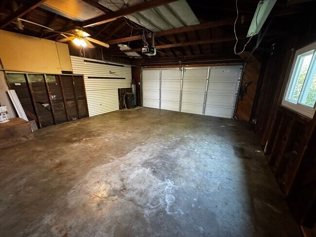 Building Photo - 5448 Encina Dr