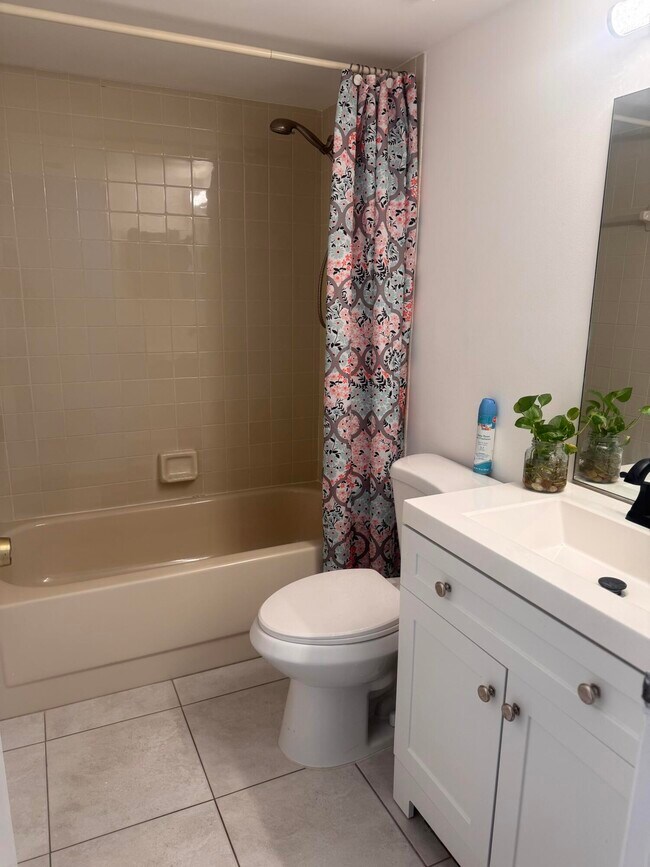 Building Photo - 3178 Via Poinciana