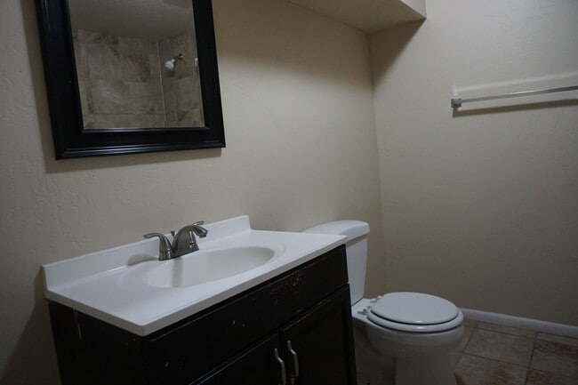 Building Photo - Updated West Valley City 5 bedroom Family Home