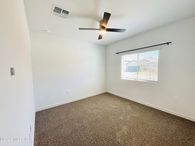 Building Photo - 12815 E Russo Dr