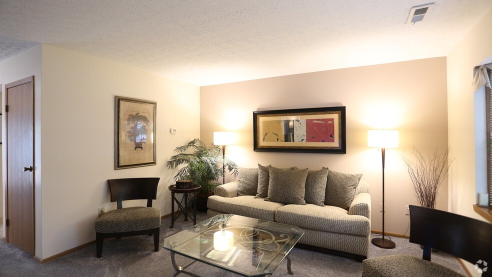 Stratford Chase 275 Lazelle Rd Westerville OH 43081 Apartment Finder