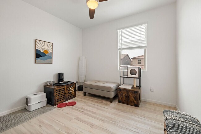 Building Photo - 10020 E CAMELBACK TR