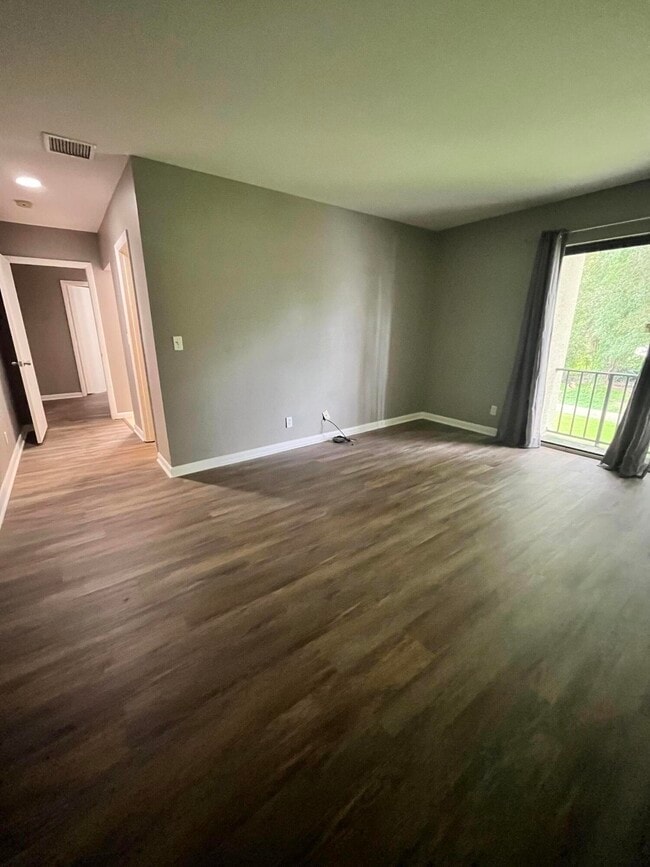 Building Photo - 1700 Presidential Way