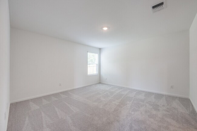 Building Photo - 1301 Salton Ln