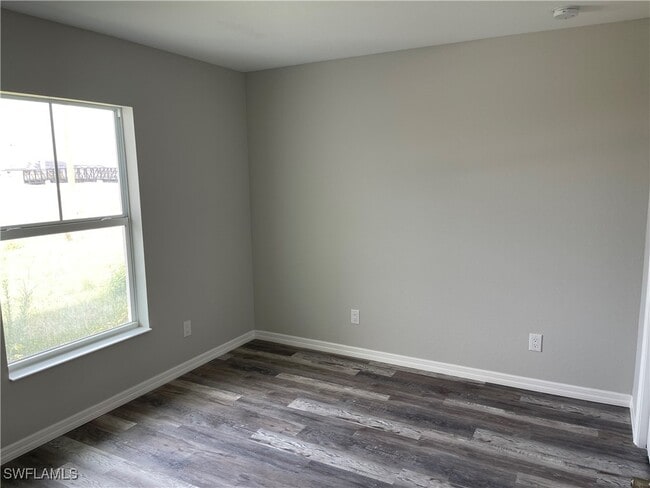 Building Photo - 2325 NW 9th Ave