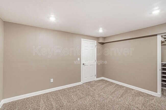 Building Photo - 3753 E Mallard St