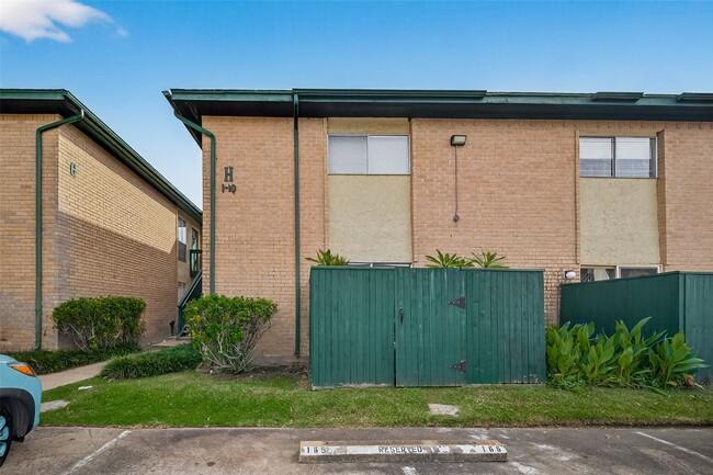 Building Photo - 1516 Bay Area Blvd