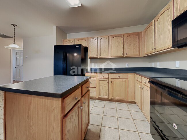 Building Photo - 2043 Cripplecreek Dr