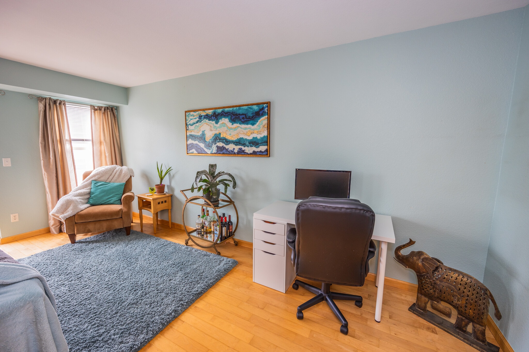 Reading and Office Area - 6270 Everett Ct
