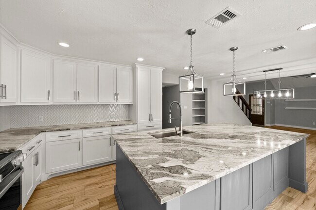 Building Photo - 22722 Braken Carter Ln