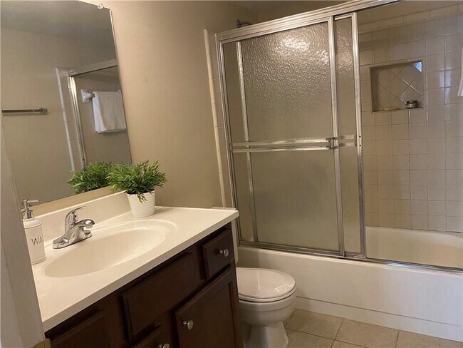 Building Photo - 2185 Palmyra Dr