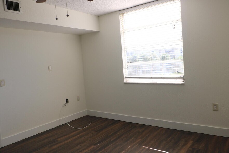 Building Photo - 3710 Whitehall Dr
