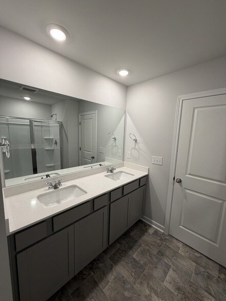 Building Photo - 4913 Mowbray Wy