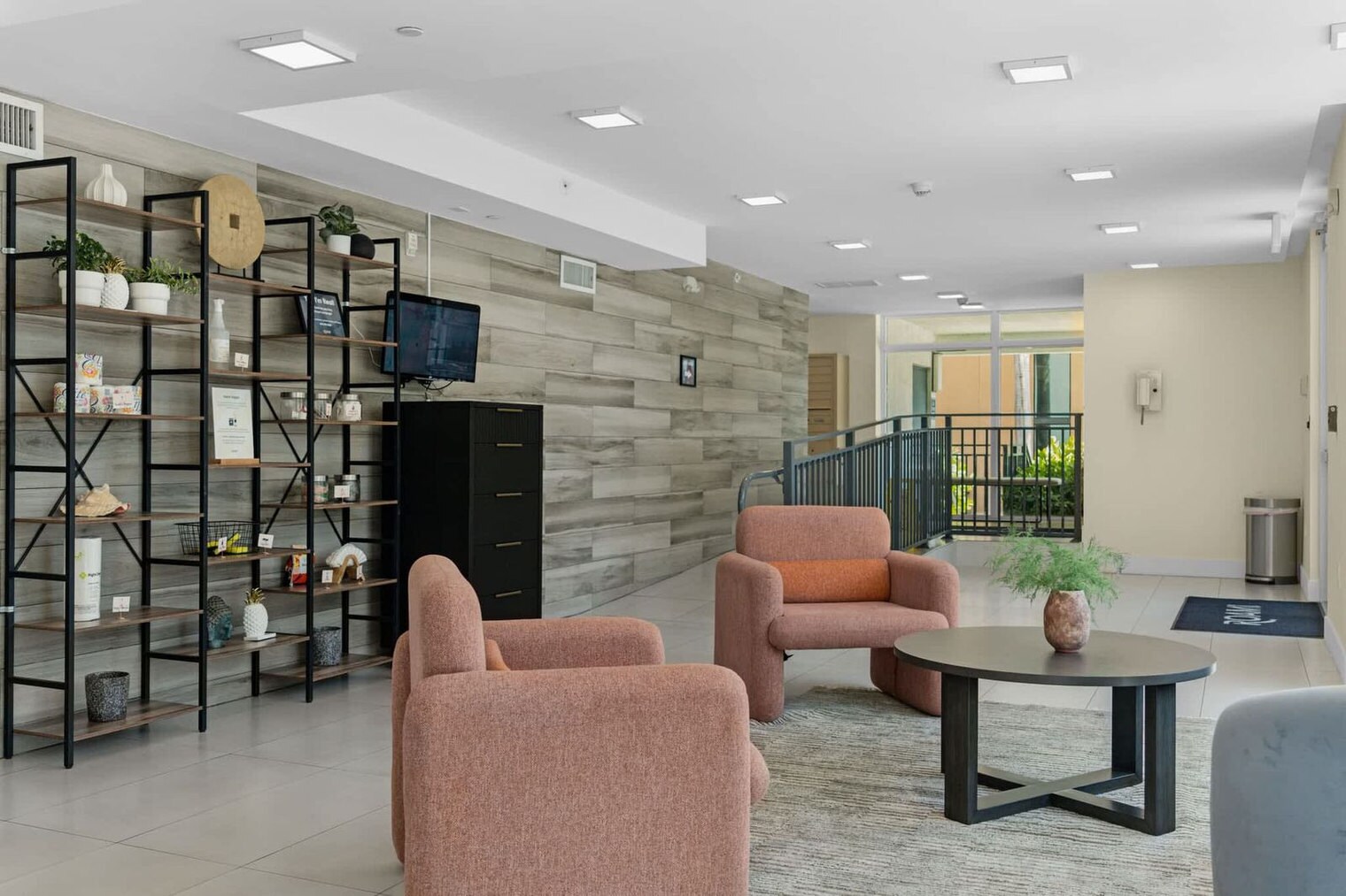 Building Photo - 1710 SW 27th Ave