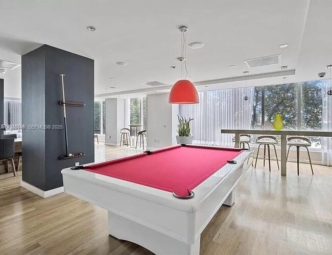 Building Photo - 133 NE 2nd Ave