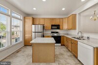 Building Photo - 956 Harrison Cir