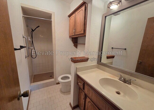 Building Photo - 1204 SW 128th St