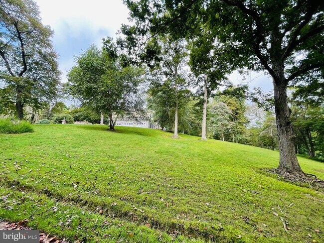 Building Photo - 1474 Freeman Dr