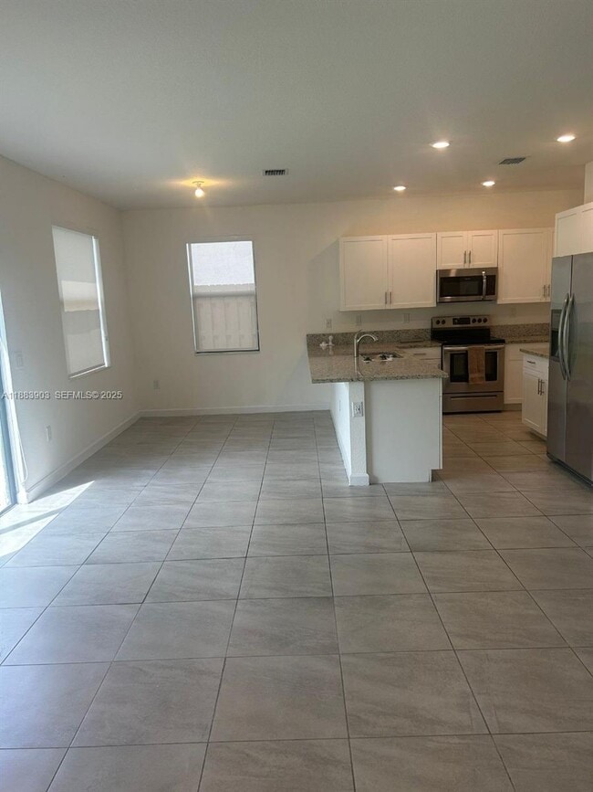 Building Photo - 20828 NE 2nd Ct