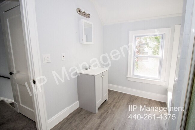 Building Photo - 3650 E 140th St