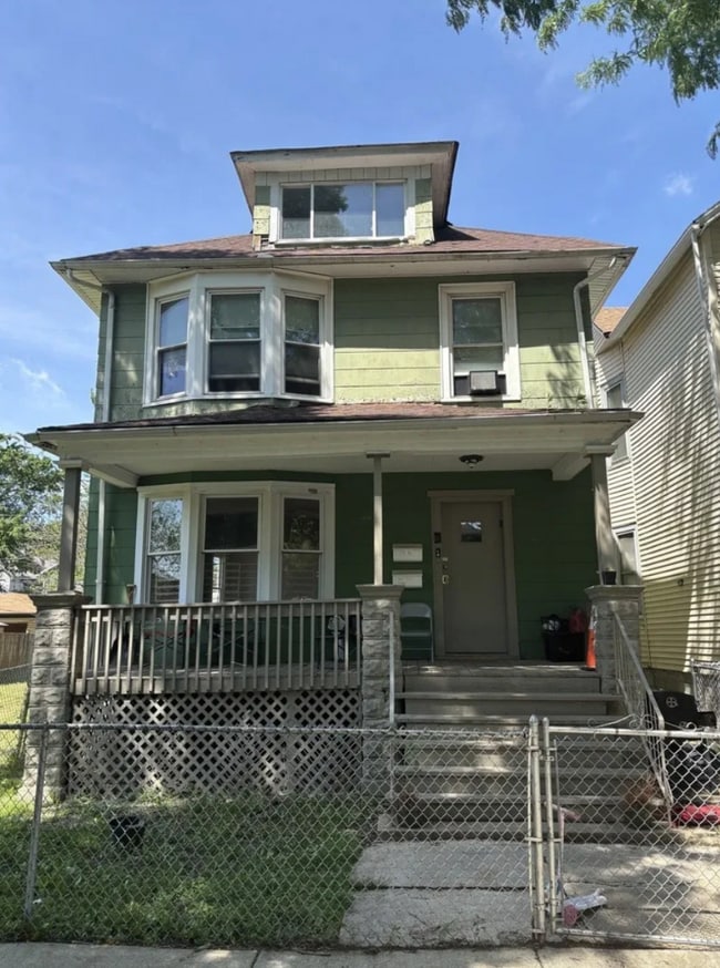 Building Photo - Spacious 2BR Apartment in Roseland – Off-S...