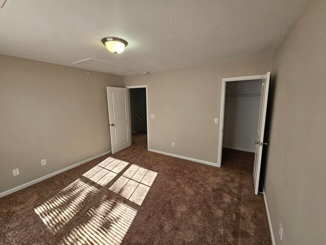 Building Photo - Chapin Home