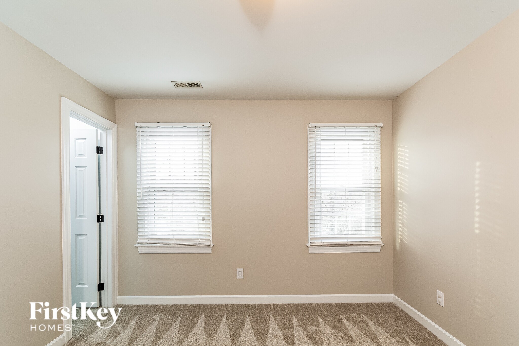 Building Photo - 205 Muirfield Ln