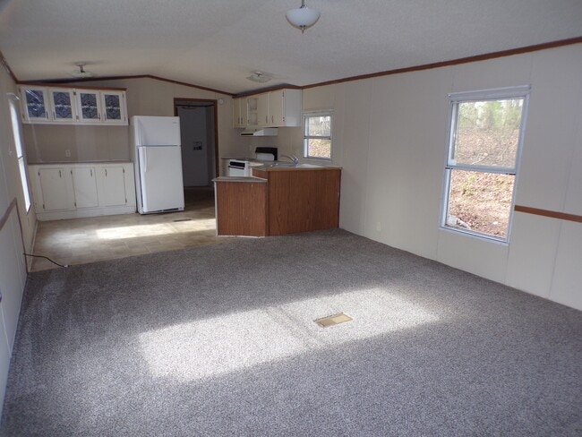 Building Photo - 320 Co Rd 135